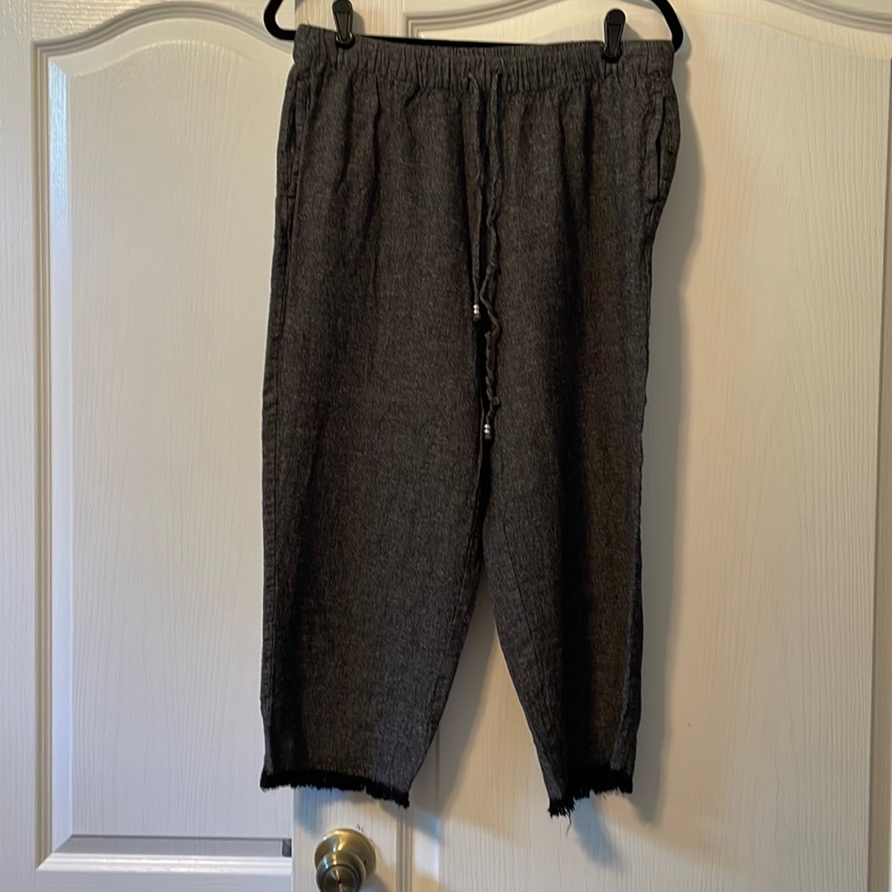 Susan Graver Cropped Pants